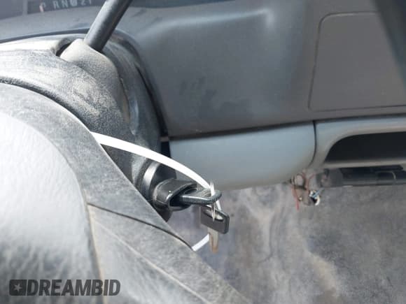 ✅ 2001 Ford F-350 XL • VIN: 1FTSW30LX1EA62982 • Лот: 42943716. Опубликован ранее на IAAI с пробегом 171 314 миль. Бесплатный доступ к архиву аукционных продаж из США и подробный отчёт об истории автомобиля на DreamBid. Изображение 11.