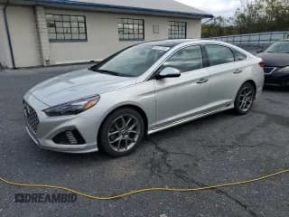 ✅ 2019 Hyundai Sonata Limited • VIN: 5NPE34ABXKH808396 • Лот: 86727185. Опубликован ранее на Copart с пробегом 183 261 миль. Бесплатный доступ к архиву аукционных продаж из США и подробный отчёт об истории автомобиля на DreamBid. Изображение 1.