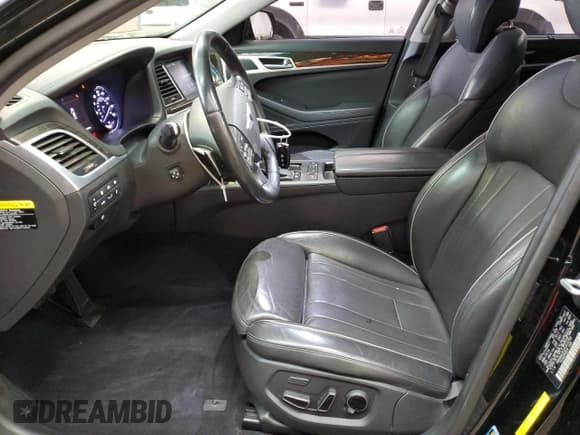 ✅ 2015 Hyundai Genesis 3.8L • VIN: KMHGN4JE2FU016702 • Lot: 86109634. Wystawiony na Copart z przebiegiem 103 303 mil. Bezpłatny archiwum sprzedaży aukcyjnych z USA i szczegółowy raport historii pojazdu na DreamBid. Zdjęcie 7.