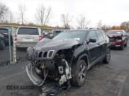 ✅ 2020 Jeep Cherokee Limited • VIN: 1C4PJMDX9LD563975 • Lot: 43573677. Wystawiony na IAAI z przebiegiem Nie podano. Bezpłatny archiwum sprzedaży aukcyjnych z USA i szczegółowy raport historii pojazdu na DreamBid. Zdjęcie 2.