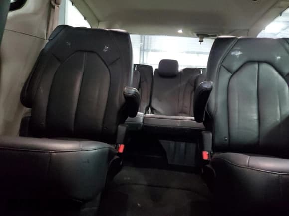 ✅ 2018 Chrysler Pacifica Touring L Plus • VIN: 2C4RC1EG7JR157252 • Lot: 81389925. Listed on Copart with 125,569 mi. Free auction sales archive from the USA and detailed vehicle history report at DreamBid. Image 10.