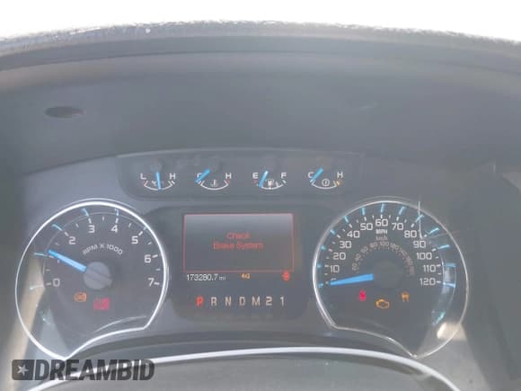 ✅ 2014 Ford F-150 XL • VIN: 1FTFX1ET4EFA77215 • Lot: 42698097. Listed on IAAI with 173,280 mi. Free auction sales archive from the USA and detailed vehicle history report at DreamBid. Image 7.