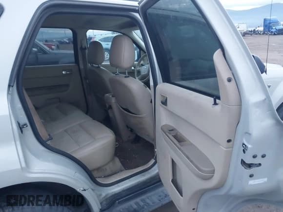 ✅ 2008 Ford Escape Limited • VIN: 1FMCU04168KB78396 • Lot: 43692466. Listed on IAAI with 158,740 mi. Free auction sales archive from the USA and detailed vehicle history report at DreamBid. Image 8.