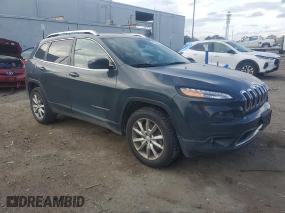 ✅ 2018 Jeep Cherokee Limited • VIN: 1C4PJMDB0JD570346 • Lot: 89562695. Listed on Copart with 243,084 mi. Free auction sales archive from the USA and detailed vehicle history report at DreamBid. Image 4.
