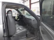 ✅ 2006 Chevrolet Silverado 2500HD LT1 • VIN: 1GCHK29UX6E263400 • Lot: 43512984. Wystawiony na IAAI z przebiegiem 185 395 mil. Bezpłatny archiwum sprzedaży aukcyjnych z USA i szczegółowy raport historii pojazdu na DreamBid. Zdjęcie 5.