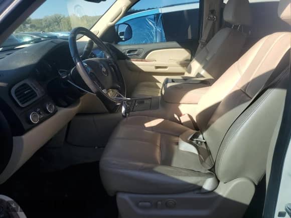 2008 Chevrolet Tahoe 3LT с VIN 1GNFK13078R185524, выставлен на аукционе Copart как лот 86863195 с пробегом 172 904 миль миль и Списание • Salvage title. История ставок и продаж доступна на DreamBid. Изображение 7.