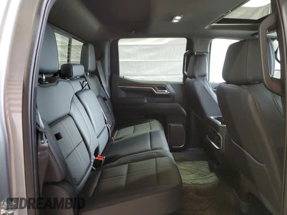 ✅ 2025 Chevrolet Silverado 1500 • VIN: 2GCUKJED2S1143083 • Лот: 51481295. Опубликован ранее на Copart с пробегом 4 305 миль. Бесплатный доступ к архиву аукционных продаж из США и подробный отчёт об истории автомобиля на DreamBid. Изображение 10.