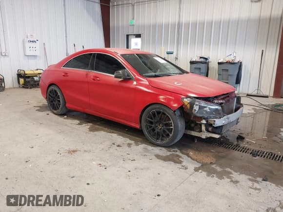 ✅ 2014 Mercedes-Benz CLA 250 • VIN: WDDSJ4EB6EN047203 • Lot: 43839399. Wystawiony na IAAI z przebiegiem 169 504 mil. Bezpłatny archiwum sprzedaży aukcyjnych z USA i szczegółowy raport historii pojazdu na DreamBid. Zdjęcie 1.