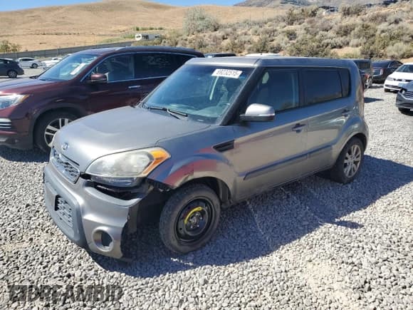✅ 2013 Kia Soul + • VIN: KNDJT2A68D7568374 • Лот: 69232515. Опубликован ранее на Copart с пробегом 127 470 миль. Бесплатный доступ к архиву аукционных продаж из США и подробный отчёт об истории автомобиля на DreamBid. Изображение 1.