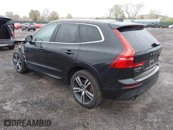 ✅ 2019 Volvo XC60 Momentum • VIN: LYV102RK9KB297120 • Lot: 41957299. Listed on IAAI with 71,402 mi. Free auction sales archive from the USA and detailed vehicle history report at DreamBid. Image 3.