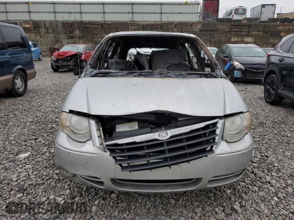 ✅ 2006 Chrysler Town & Country Touring • VIN: 2A4GP54L36R894290 • Lot: 82242365. Wystawiony na Copart z przebiegiem Nie podano. Bezpłatny archiwum sprzedaży aukcyjnych z USA i szczegółowy raport historii pojazdu na DreamBid. Zdjęcie 5.