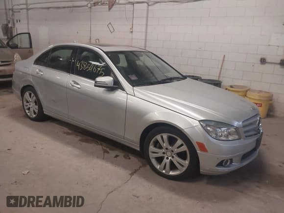 ✅ 2010 Mercedes-Benz C 300 Sport • VIN: WDDGF8BBXAF415454 • Лот: 43854675. Опубликован ранее на IAAI с пробегом 154 790 миль. Бесплатный доступ к архиву аукционных продаж из США и подробный отчёт об истории автомобиля на DreamBid. Изображение 1.