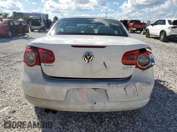 ✅ 2011 Volkswagen Eos Komfort • VIN: WVWBW7AH4BV002456 • Lot: 89911075. Listed on Copart with 117,830 mi. Free auction sales archive from the USA and detailed vehicle history report at DreamBid. Image 6.