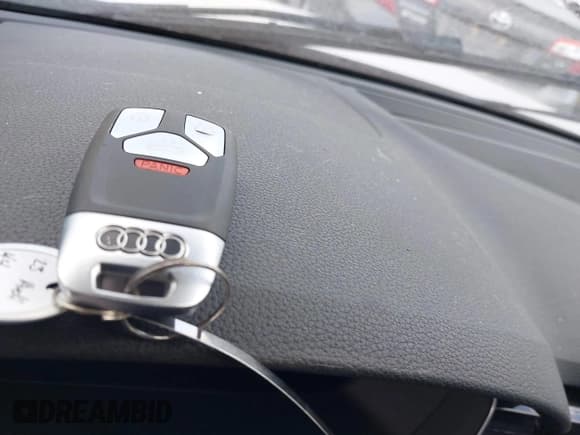 ✅ 2023 Audi A4 S line Premium Plus • VIN: WAUEAAF44PN005960 • Лот: 43223068. Опубликован ранее на IAAI с пробегом Не указан. Бесплатный доступ к архиву аукционных продаж из США и подробный отчёт об истории автомобиля на DreamBid. Изображение 11.