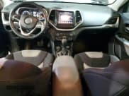 ✅ 2014 Jeep Cherokee Latitude • VIN: 1C4PJMCB2EW186144 • Lot: 57420915. Wystawiony na Copart z przebiegiem 138 592 mil. Bezpłatny archiwum sprzedaży aukcyjnych z USA i szczegółowy raport historii pojazdu na DreamBid. Zdjęcie 8.