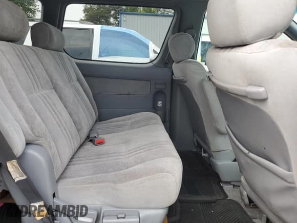 ✅ 2000 Toyota Sienna CE • VIN: 4T3ZF19C4YU199246 • Lot: 70939745. Wystawiony na Copart z przebiegiem 166 317 mil. Bezpłatny archiwum sprzedaży aukcyjnych z USA i szczegółowy raport historii pojazdu na DreamBid. Zdjęcie 11.