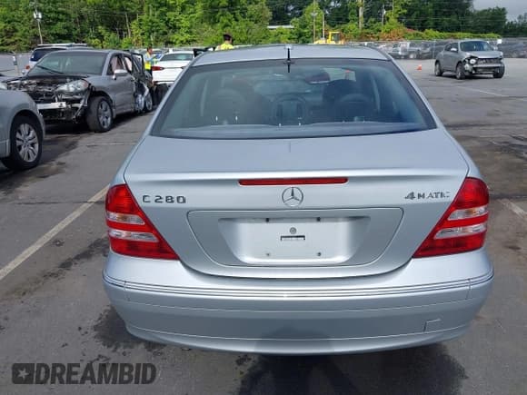 ✅ 2006 Mercedes-Benz C 280 Luxury • VIN: WDBRF92H16F763551 • Lot: 42380364. Wystawiony na IAAI z przebiegiem 253 957 mil. Bezpłatny archiwum sprzedaży aukcyjnych z USA i szczegółowy raport historii pojazdu na DreamBid. Zdjęcie 16.