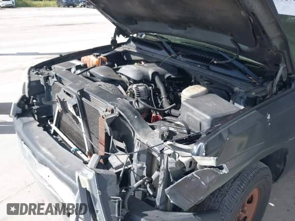 ✅ 2004 Chevrolet Silverado 1500 LS • VIN: 2GCEC19V241168072 • Lot: 43527884. Wystawiony na IAAI z przebiegiem Nie podano mil. Skorzystaj z bezpłatnego archiwum sprzedaży aukcyjnych z USA i zobacz szczegółowy raport historii pojazdu na DreamBid. Zdjęcie 6.