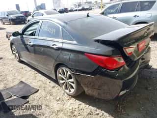 2014 Hyundai Sonata SE with VIN 5NPEC4AC3EH938159, listed as a IAAI auction lot 43422039 with 84,551 mi miles and . Bid and sale history available at DreamBid. Image 3.