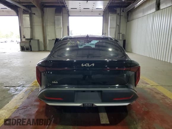 ✅ 2025 Kia K4 LXS • VIN: 3KPFT4DE0SE134001 • Lot: 85283575. Wystawiony na Copart z przebiegiem 2 550 mil. Bezpłatny archiwum sprzedaży aukcyjnych z USA i szczegółowy raport historii pojazdu na DreamBid. Zdjęcie 6.