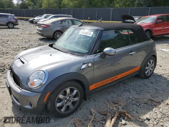 ✅ 2010 MINI Convertible S • VIN: WMWMS3C55ATY08779 • Lot: 71414874. Wystawiony na Copart z przebiegiem Nie podano. Bezpłatny archiwum sprzedaży aukcyjnych z USA i szczegółowy raport historii pojazdu na DreamBid. Zdjęcie 1.