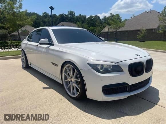 ✅ 2010 BMW 7 Series 750Li • VIN: WBAKB8C58ACY64395 • Лот: 41547175. Опубликован ранее на Copart с пробегом 137 375 миль. Бесплатный доступ к архиву аукционных продаж из США и подробный отчёт об истории автомобиля на DreamBid. Изображение 1.