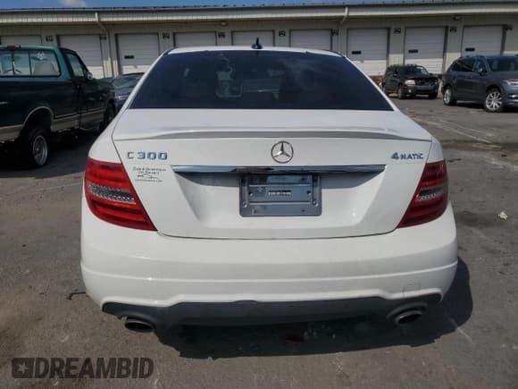 ✅ 2014 Mercedes-Benz C 300 Sport • VIN: WDDGF8AB4ER317624 • Lot: 82222635. Wystawiony na Copart z przebiegiem Nie podano. Bezpłatny archiwum sprzedaży aukcyjnych z USA i szczegółowy raport historii pojazdu na DreamBid. Zdjęcie 6.