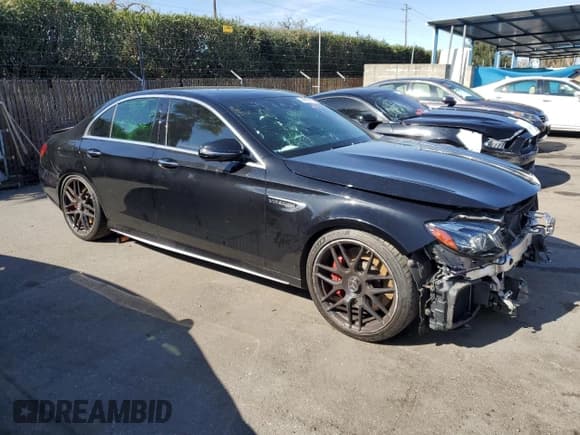 ✅ 2020 Mercedes-Benz E 63 S AMG • VIN: WDDZF8KB8LA717950 • Лот: 44249075. Опубликован ранее на Copart с пробегом 27 991 миль. Бесплатный доступ к архиву аукционных продаж из США и подробный отчёт об истории автомобиля на DreamBid. Изображение 4.
