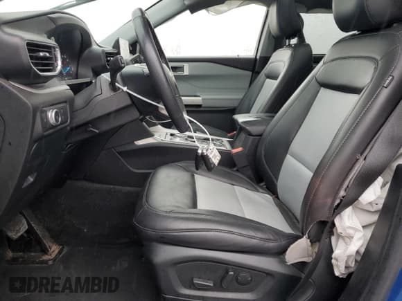 ✅ 2022 Ford Explorer XLT • VIN: 1FMSK8DH8NGC12804 • Lot: 55874725. Wystawiony na Copart z przebiegiem 42 738 mil. Bezpłatny archiwum sprzedaży aukcyjnych z USA i szczegółowy raport historii pojazdu na DreamBid. Zdjęcie 7.