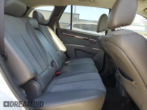 ✅ 2012 Hyundai Santa Fe SE • VIN: 5XYZH4AG4CG110518 • Lot: 77423244. Listed on Copart with 170,903 mi. Free auction sales archive from the USA and detailed vehicle history report at DreamBid. Image 11.