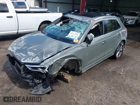 ✅ 2020 Audi Q3 S line Premium Plus • VIN: WA1EECF30L1028223 • Lot: 43317905. Listed on IAAI with 53,365 mi. Free auction sales archive from the USA and detailed vehicle history report at DreamBid. Image 6.