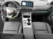 2021 Hyundai Kona Ultimate с VIN KM8K53AG6MU128275, выставлен на аукционе Copart как лот 46831303 с пробегом 4 688 миль миль и . История ставок и продаж доступна на DreamBid. Изображение 8.