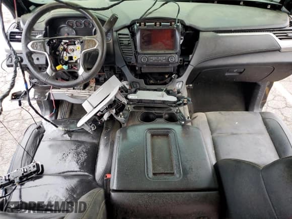 ✅ 2018 Chevrolet Suburban LT • VIN: 1GNSKHKC2JR134022 • Lot: 72323744. Wystawiony na Copart z przebiegiem Nie podano. Bezpłatny archiwum sprzedaży aukcyjnych z USA i szczegółowy raport historii pojazdu na DreamBid. Zdjęcie 8.