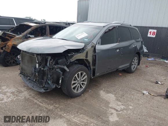 ✅ 2015 Nissan Pathfinder S • VIN: 5N1AR2MN1FC717747 • Lot: 42231333. Listed on IAAI with 107,732 mi. Free auction sales archive from the USA and detailed vehicle history report at DreamBid. Image 18.