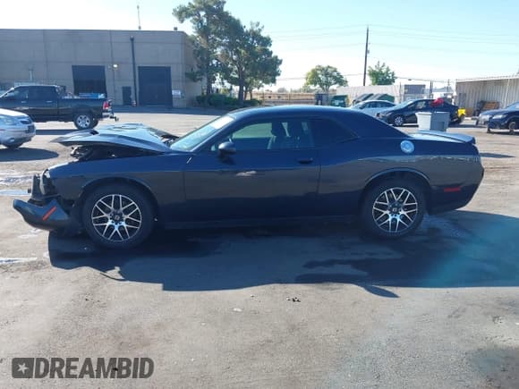 ✅ 2018 Dodge Challenger SXT Plus • VIN: 2C3CDZAG5JH123876 • Lot: 43400002. Wystawiony na IAAI z przebiegiem 168 947 mil. Bezpłatny archiwum sprzedaży aukcyjnych z USA i szczegółowy raport historii pojazdu na DreamBid. Zdjęcie 15.