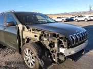 ✅ 2018 Jeep Cherokee Limited • VIN: 1C4PJMDB4JD608905 • Лот: 93103425. Опубликован ранее на Copart с пробегом 106 645 миль. Бесплатный доступ к архиву аукционных продаж из США и подробный отчёт об истории автомобиля на DreamBid. Изображение 15.