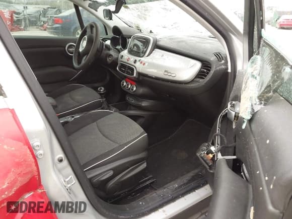 ✅ 2017 FIAT 500X Pop • VIN: ZFBCFXAH1HP552315 • Lot: 41839417. Wystawiony na IAAI z przebiegiem 77 841 mil. Bezpłatny archiwum sprzedaży aukcyjnych z USA i szczegółowy raport historii pojazdu na DreamBid. Zdjęcie 5.