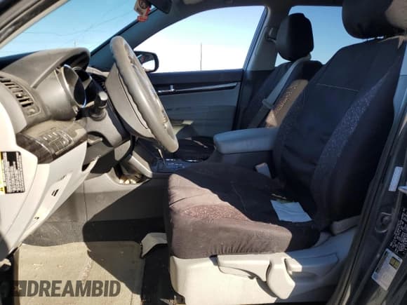 ✅ 2011 Kia Sorento LX • VIN: 5XYKT4A25BG050137 • Lot: 82247115. Wystawiony na Copart z przebiegiem Nie podano. Bezpłatny archiwum sprzedaży aukcyjnych z USA i szczegółowy raport historii pojazdu na DreamBid. Zdjęcie 7.