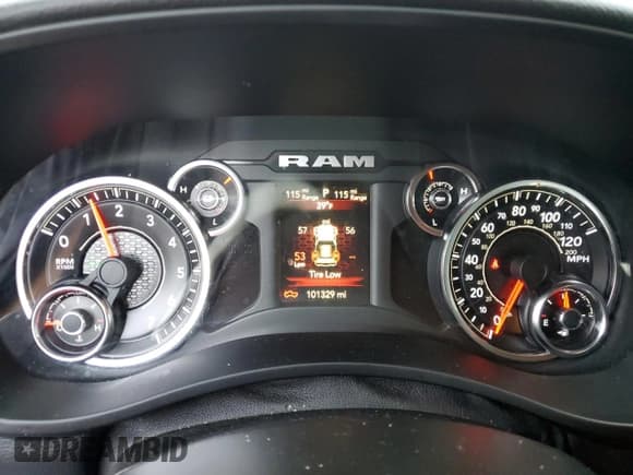 ✅ 2019 Ram 2500 Big Horn • VIN: 3C6UR5DJ1KG697157 • Lot: 41670025. Listed on Copart with 101,329 mi. Free auction sales archive from the USA and detailed vehicle history report at DreamBid. Image 9.