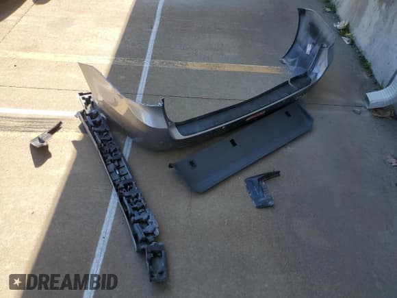 ✅ 2017 Toyota Sienna XLE Auto Access Seat • VIN: 5TDYZ3DC2HS817445 • Lot: 56551795. Wystawiony na Copart z przebiegiem 95 336 mil. Bezpłatny archiwum sprzedaży aukcyjnych z USA i szczegółowy raport historii pojazdu na DreamBid. Zdjęcie 13.