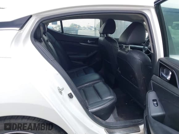 ✅ 2017 Nissan Maxima SL • VIN: 1N4AA6AP5HC407375 • Lot: 42249400. Listed on IAAI with 102,259 mi. Free auction sales archive from the USA and detailed vehicle history report at DreamBid. Image 8.
