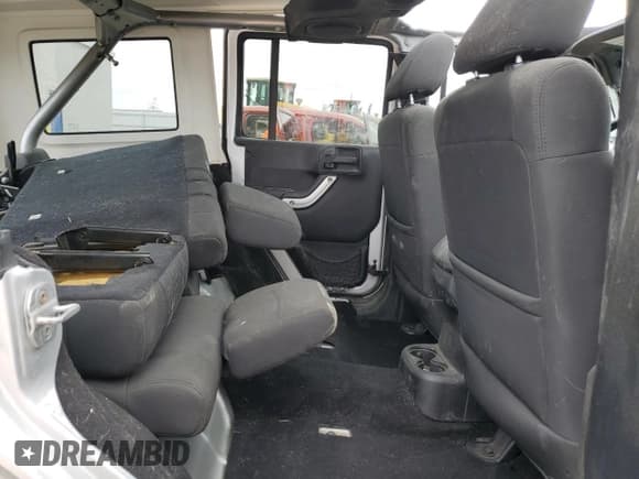 ✅ 2011 Jeep Wrangler Unlimited Rubicon • VIN: 1J4BA6H13BL537964 • Лот: 57532725. Опубликован ранее на Copart с пробегом 71 498 миль. Бесплатный доступ к архиву аукционных продаж из США и подробный отчёт об истории автомобиля на DreamBid. Изображение 10.