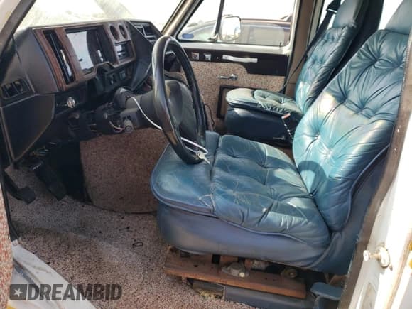 ✅ 1992 Chevrolet Chevy Van • VIN: 2GBEG25K3N4117707 • Лот: 67318524. Опубликован ранее на Copart с пробегом 181 994 миль. Бесплатный доступ к архиву аукционных продаж из США и подробный отчёт об истории автомобиля на DreamBid. Изображение 7.