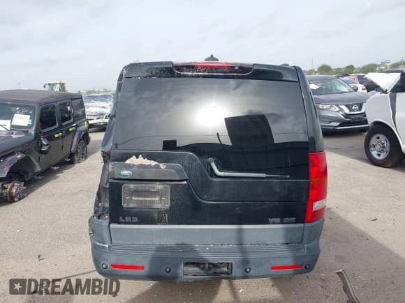 ✅ 2006 Land Rover LR3 SE • VIN: SALAE25476A354252 • Lot: 42263286. Wystawiony na IAAI z przebiegiem 177 990 mil. Bezpłatny archiwum sprzedaży aukcyjnych z USA i szczegółowy raport historii pojazdu na DreamBid. Zdjęcie 17.