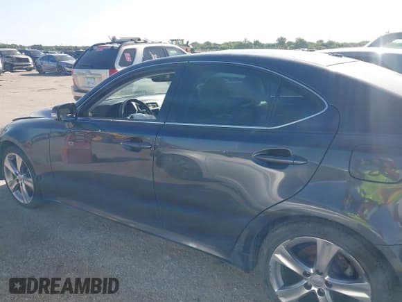 ✅ 2011 Lexus IS 250 • VIN: JTHBF5C23B5145409 • Lot: 42306366. Listed on IAAI with 185,804 mi. Free auction sales archive from the USA and detailed vehicle history report at DreamBid. Image 14.