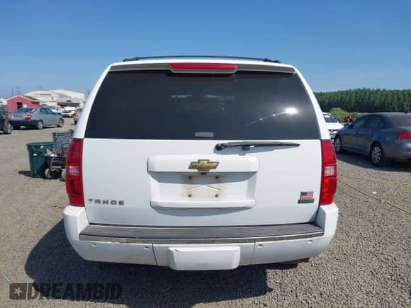 2011 Chevrolet Tahoe LTZ с VIN 1GNSKCE09BR218652, выставлен на аукционе IAAI как лот 42465658 с пробегом 199 643 миль миль и . История ставок и продаж доступна на DreamBid. Изображение 16.