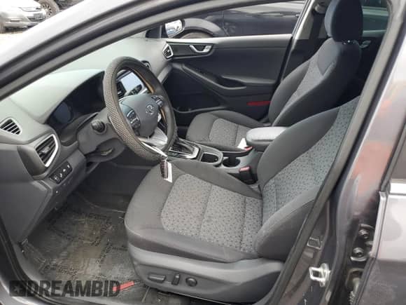 2019 Hyundai Ioniq SEL с VIN KMHC75LC7KU112071, выставлен на аукционе Copart как лот 56346284 с пробегом 78 257 миль миль и Списание • Salvage title. История ставок и продаж доступна на DreamBid. Изображение 7.