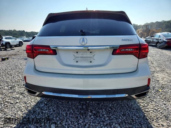 ✅ 2017 Acura MDX Technology • VIN: 5FRYD3H58HB011851 • Lot: 68439015. Wystawiony na Copart z przebiegiem 126 421 mil. Bezpłatny archiwum sprzedaży aukcyjnych z USA i szczegółowy raport historii pojazdu na DreamBid. Zdjęcie 6.