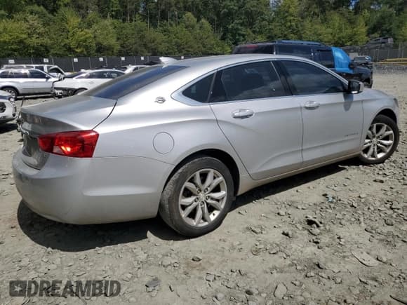 ✅ 2017 Chevrolet Impala LT • VIN: 2G1105S37H9155504 • Лот: 70565464. Опубликован ранее на Copart с пробегом 127 405 миль. Бесплатный доступ к архиву аукционных продаж из США и подробный отчёт об истории автомобиля на DreamBid. Изображение 3.