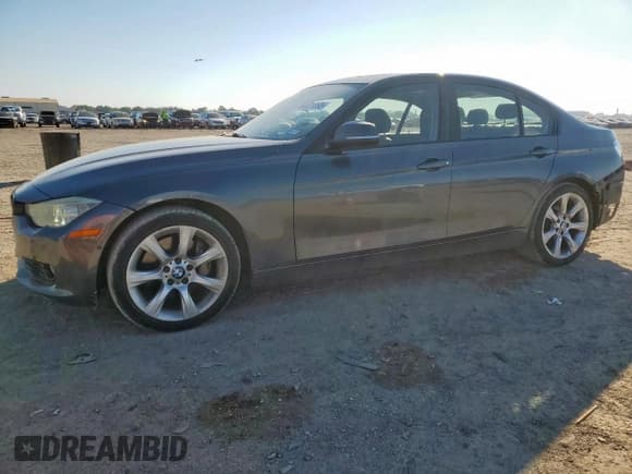 ✅ 2013 BMW 3 Series 335i • VIN: WBA3A9G56DNP37127 • Lot: 84401895. Wystawiony na Copart z przebiegiem 150 941 mil. Bezpłatny archiwum sprzedaży aukcyjnych z USA i szczegółowy raport historii pojazdu na DreamBid. Zdjęcie 1.